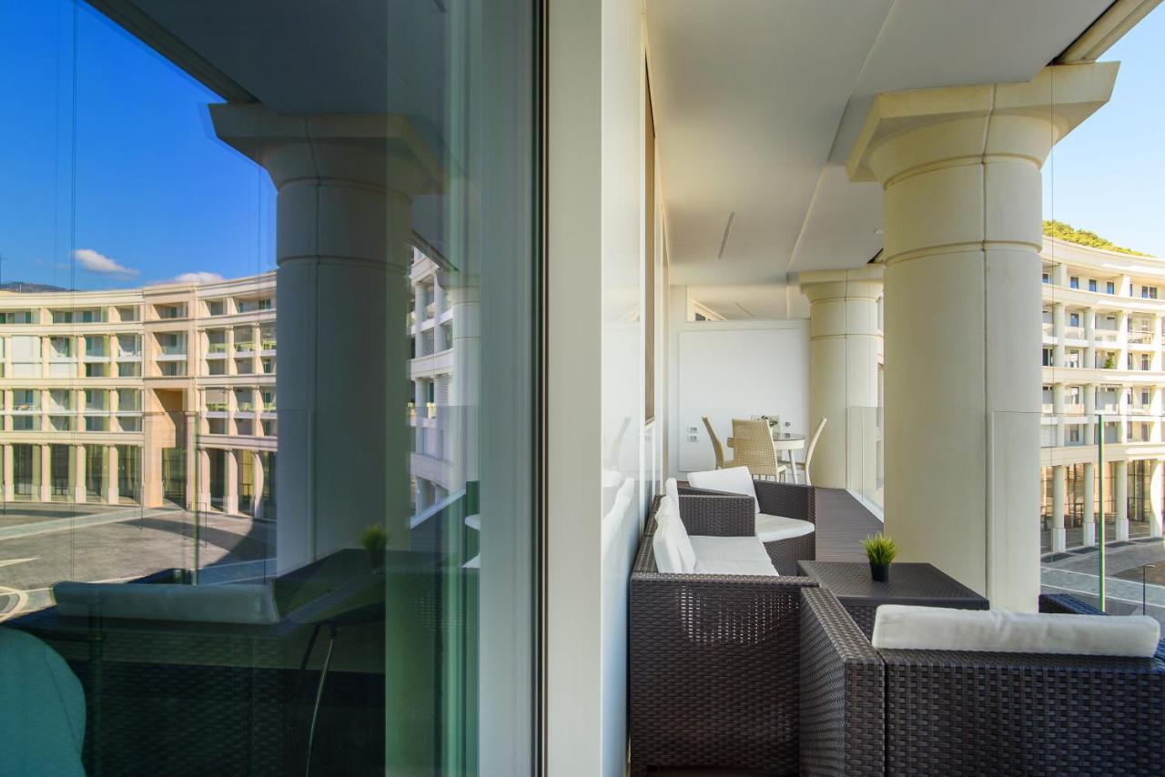 Mareluna Crescent - Luxury Seafront Experience Salerno Buitenkant foto