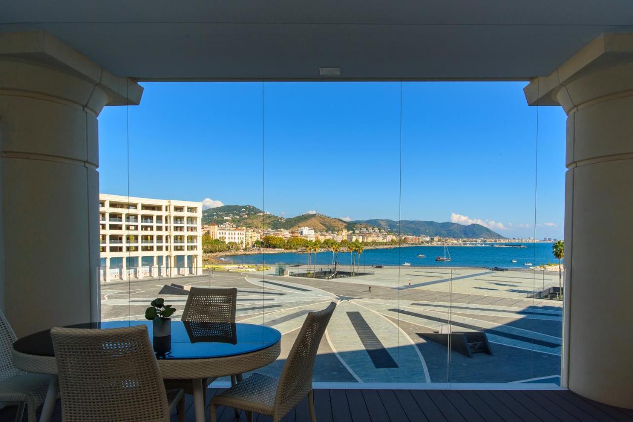 Mareluna Crescent - Luxury Seafront Experience Salerno Buitenkant foto