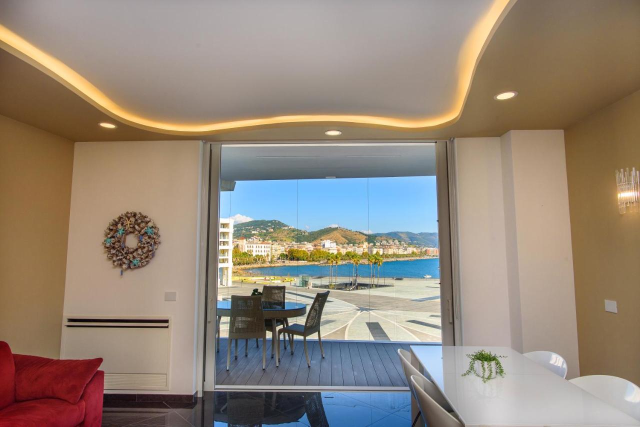 Mareluna Crescent - Luxury Seafront Experience Salerno Buitenkant foto