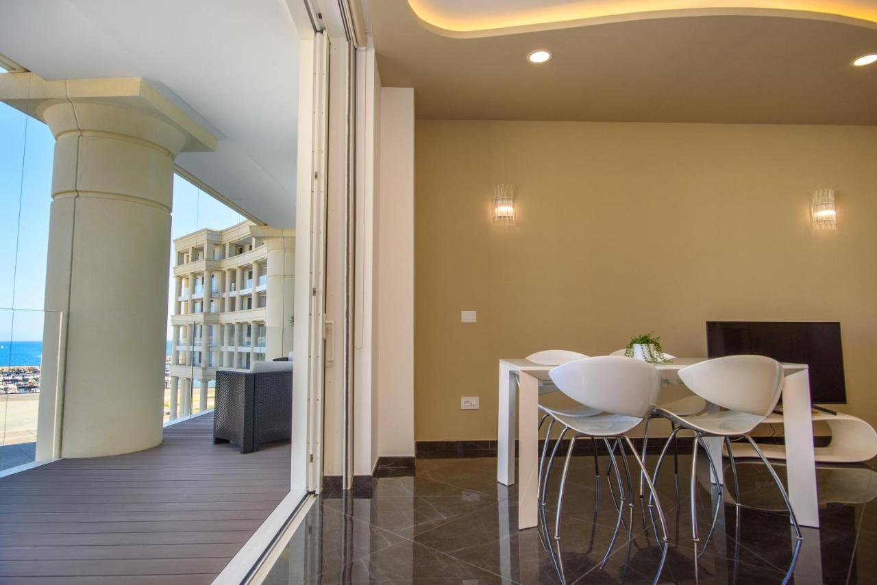 Mareluna Crescent - Luxury Seafront Experience Salerno Buitenkant foto