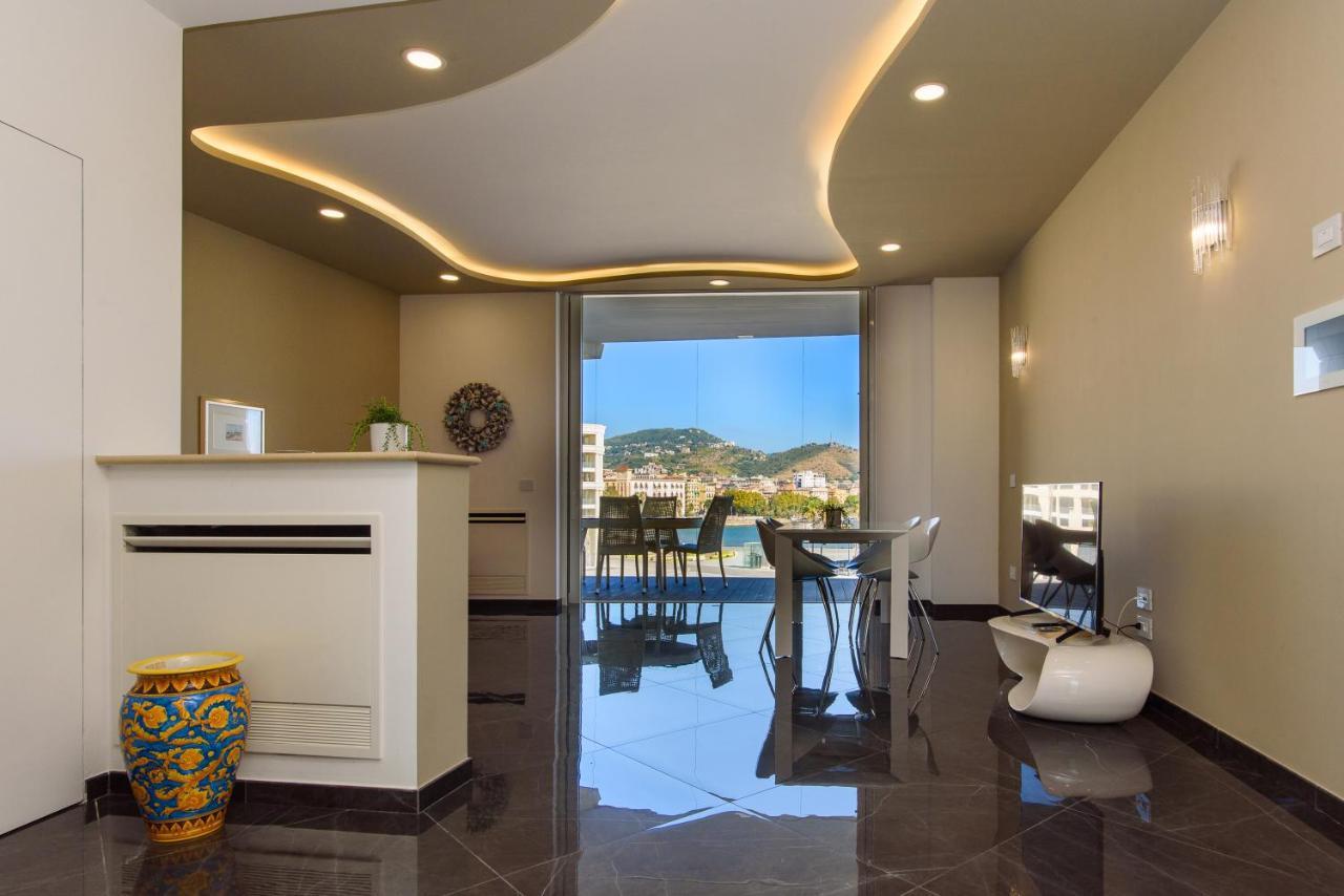 Mareluna Crescent - Luxury Seafront Experience Salerno Buitenkant foto