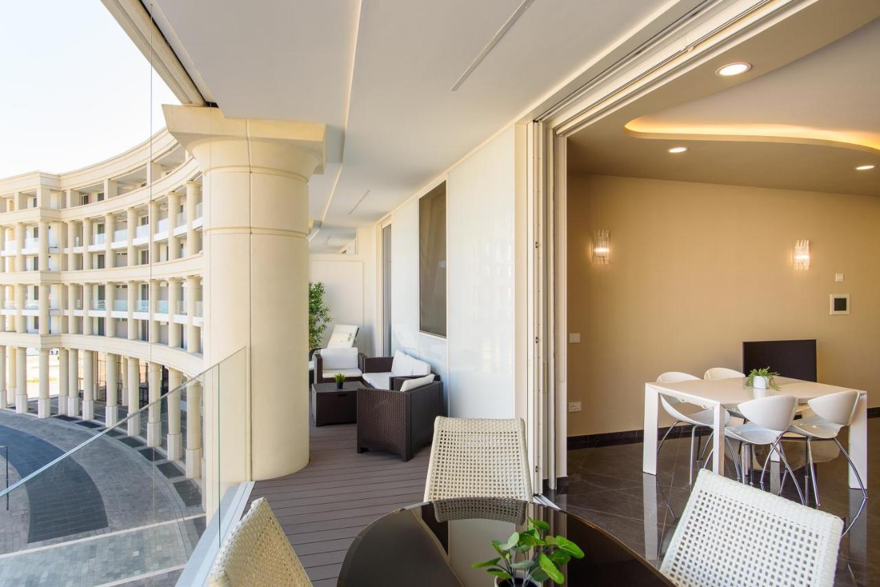 Mareluna Crescent - Luxury Seafront Experience Salerno Buitenkant foto