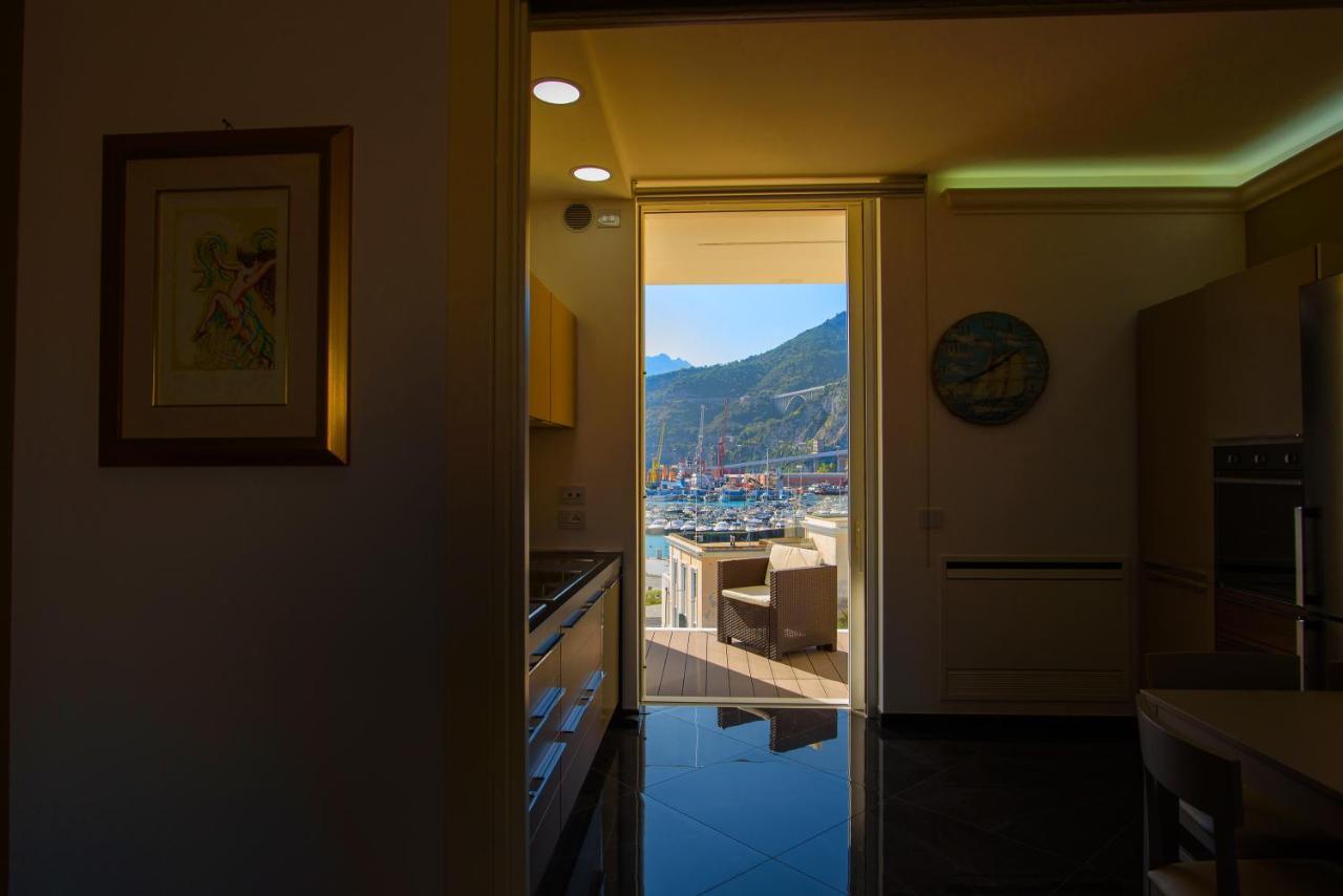 Mareluna Crescent - Luxury Seafront Experience Salerno Buitenkant foto