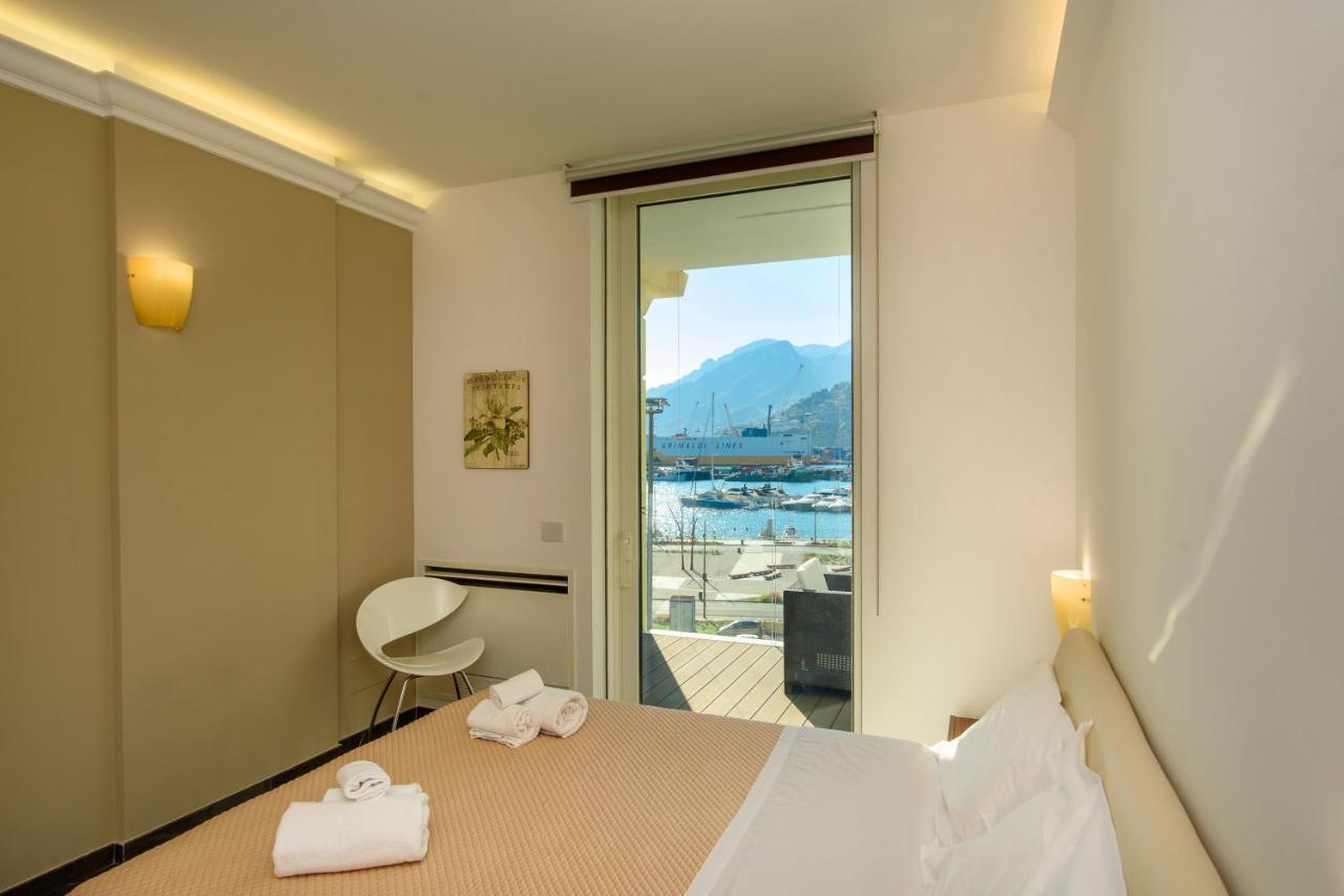 Mareluna Crescent - Luxury Seafront Experience Salerno Buitenkant foto