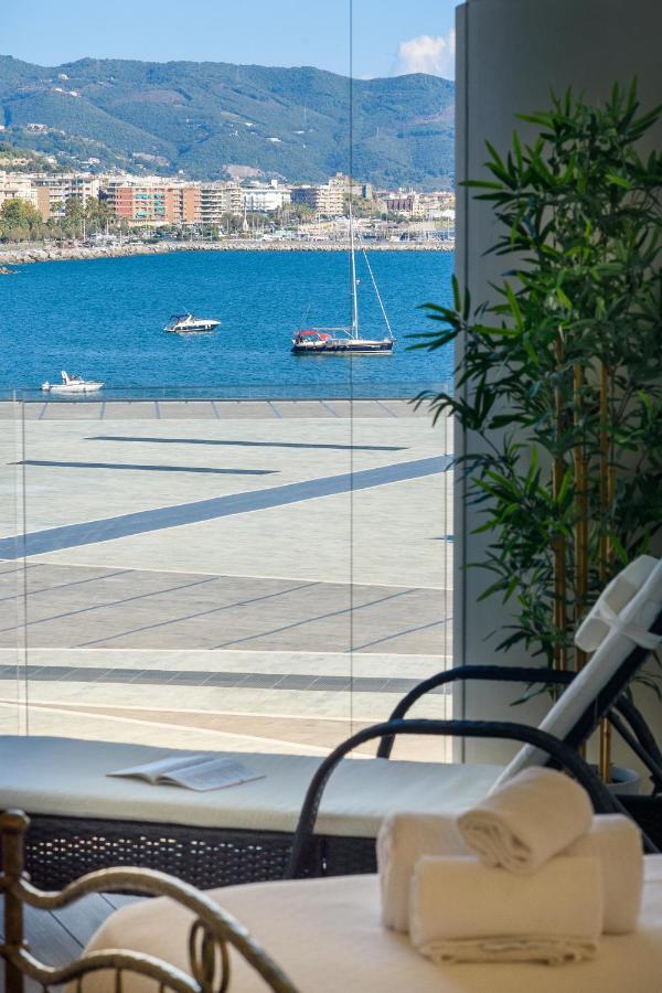 Mareluna Crescent - Luxury Seafront Experience Salerno Buitenkant foto