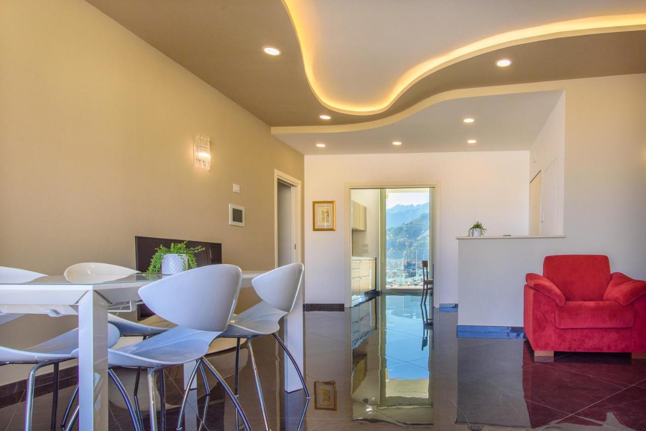 Mareluna Crescent - Luxury Seafront Experience Salerno Buitenkant foto