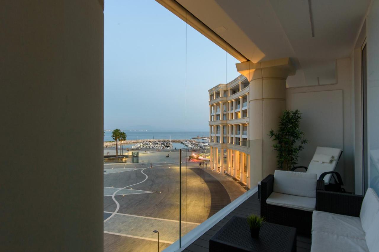 Mareluna Crescent - Luxury Seafront Experience Salerno Buitenkant foto