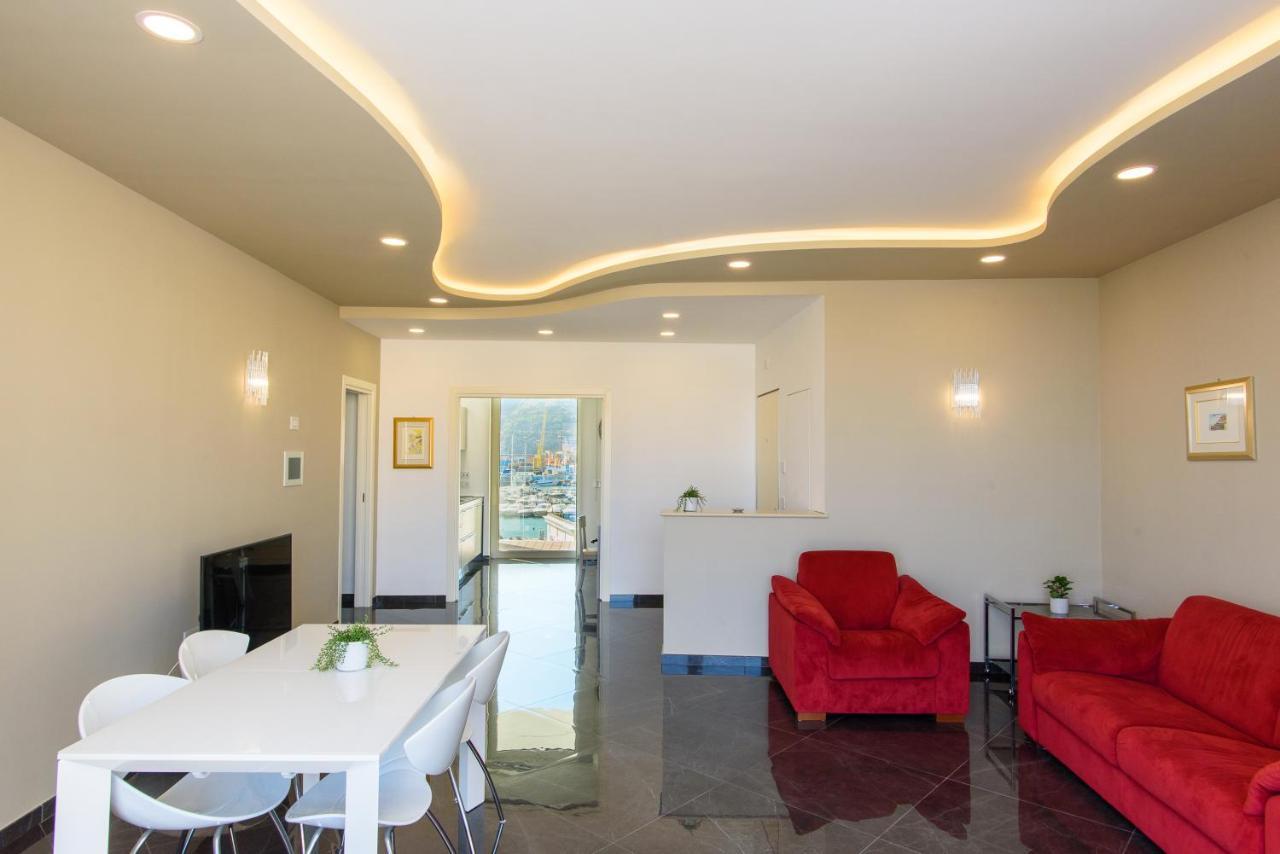Mareluna Crescent - Luxury Seafront Experience Salerno Buitenkant foto