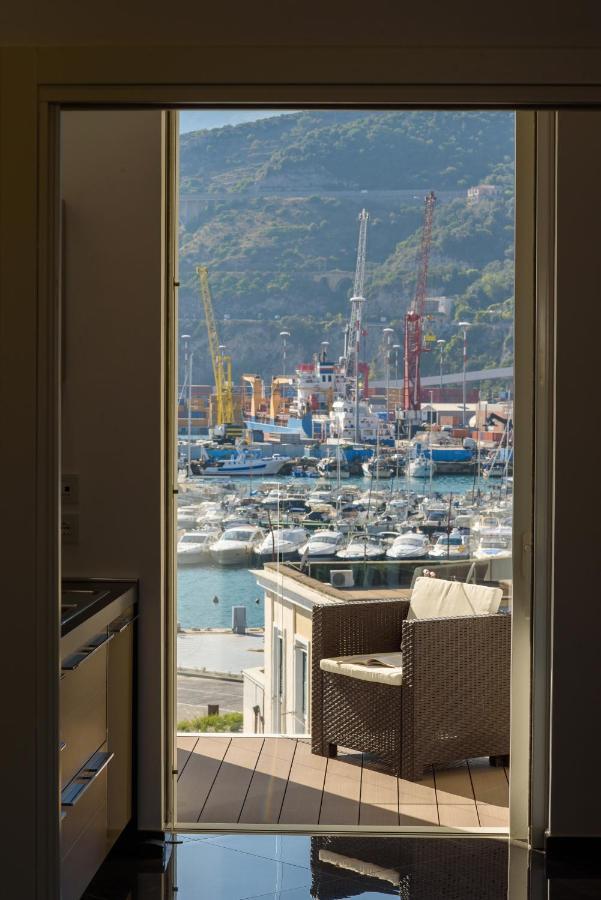 Mareluna Crescent - Luxury Seafront Experience Salerno Buitenkant foto