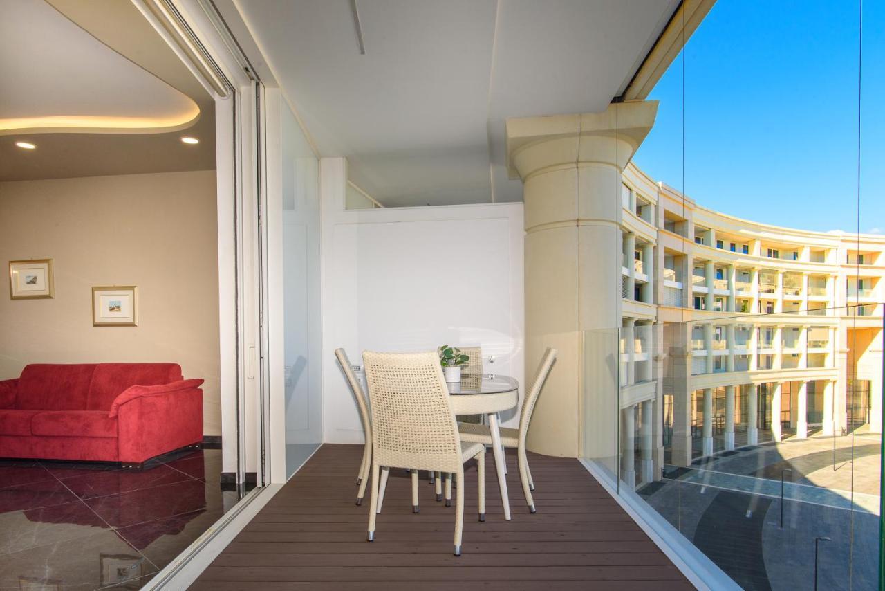 Mareluna Crescent - Luxury Seafront Experience Salerno Buitenkant foto