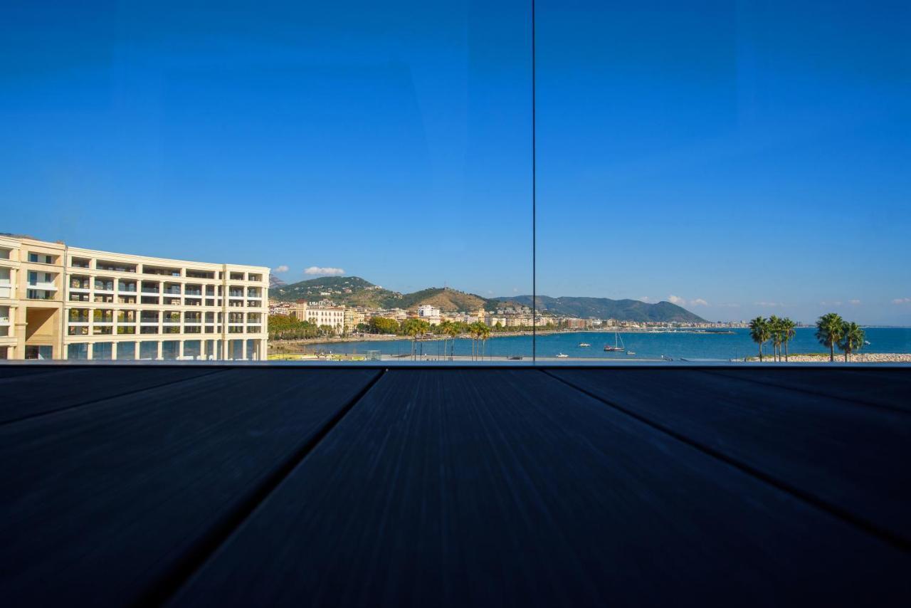 Mareluna Crescent - Luxury Seafront Experience Salerno Buitenkant foto