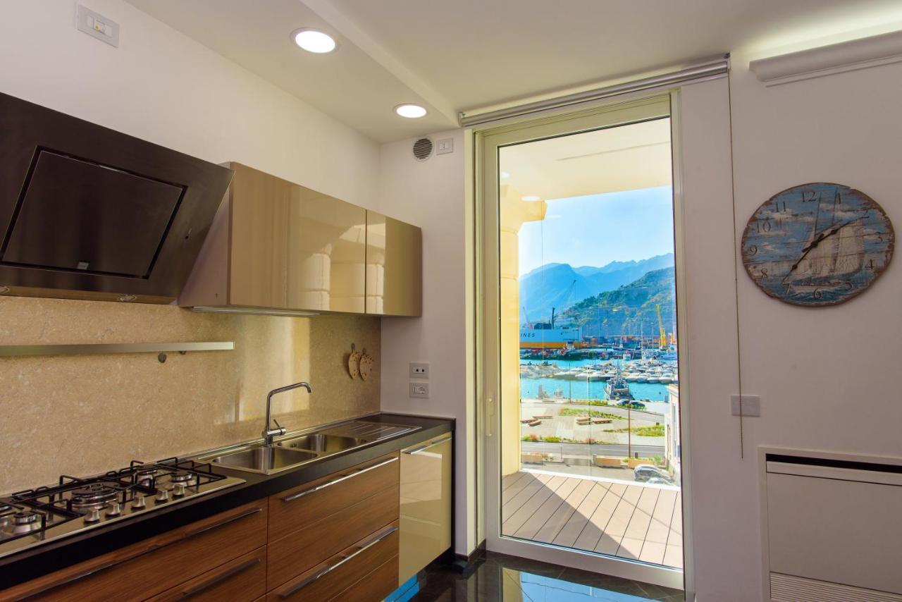 Mareluna Crescent - Luxury Seafront Experience Salerno Buitenkant foto