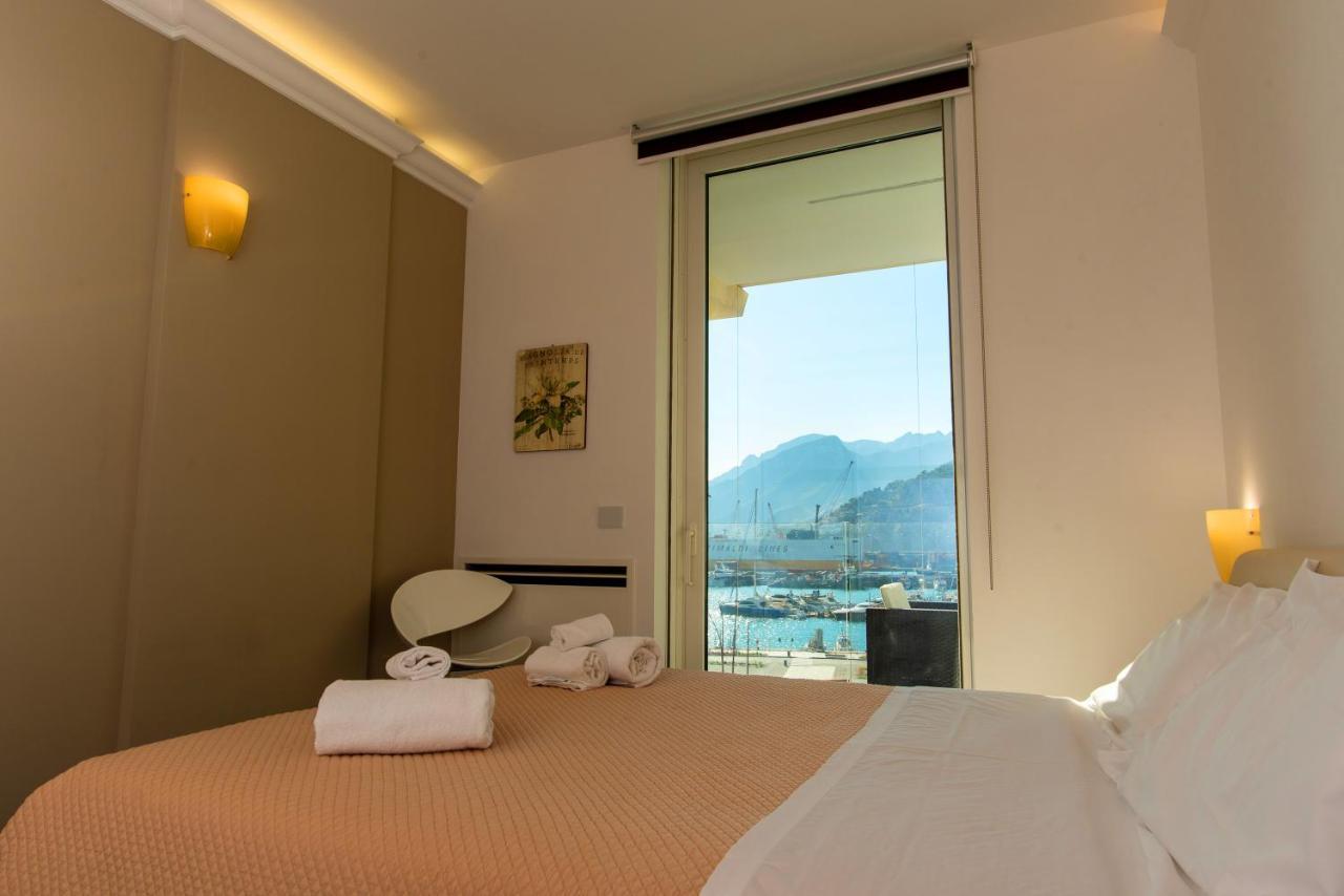 Mareluna Crescent - Luxury Seafront Experience Salerno Buitenkant foto