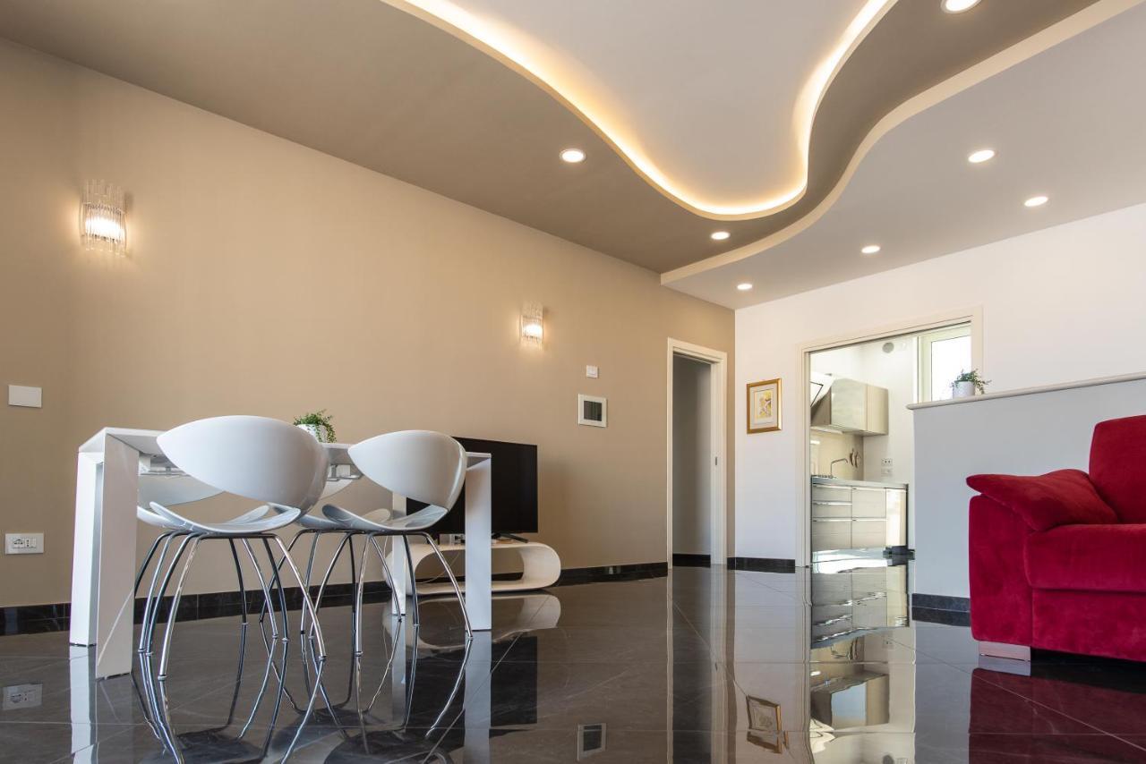 Mareluna Crescent - Luxury Seafront Experience Salerno Buitenkant foto