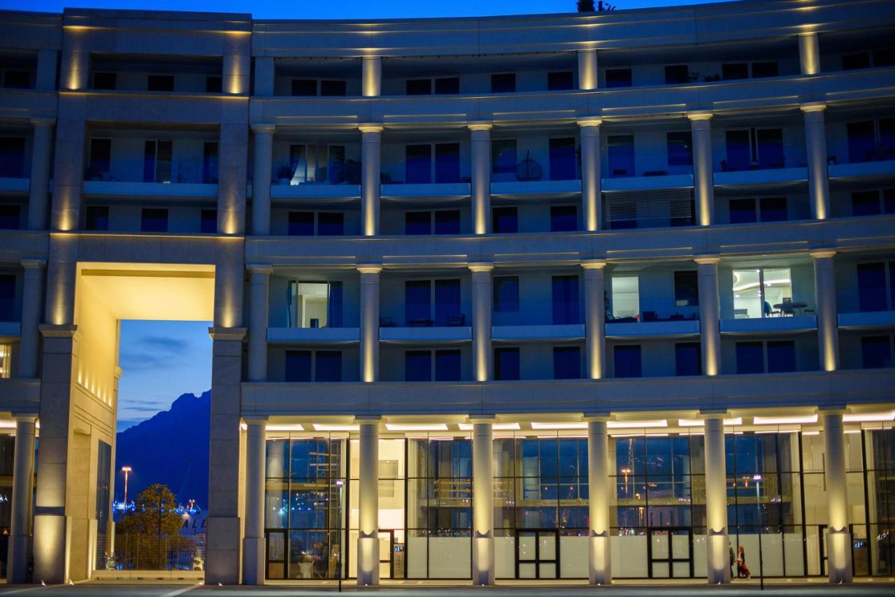 Mareluna Crescent - Luxury Seafront Experience Salerno Buitenkant foto