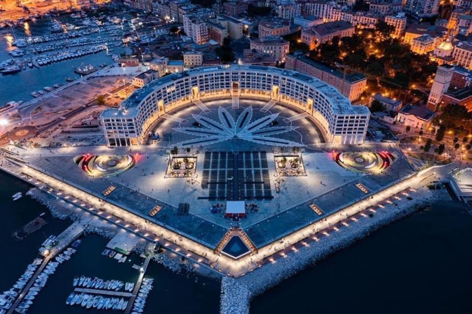 Mareluna Crescent - Luxury Seafront Experience Salerno Buitenkant foto