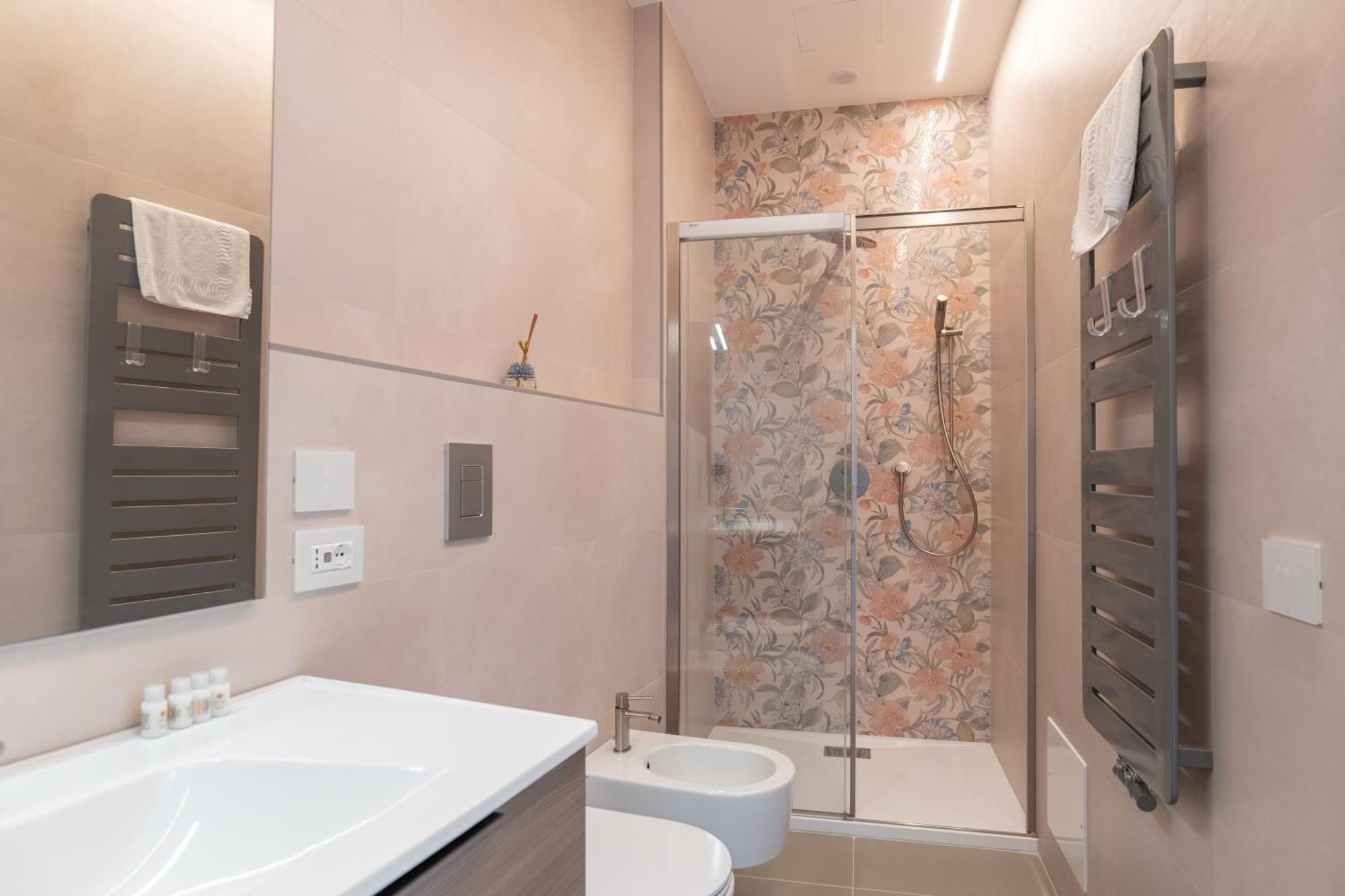 Mareluna Crescent - Luxury Seafront Experience Salerno Buitenkant foto